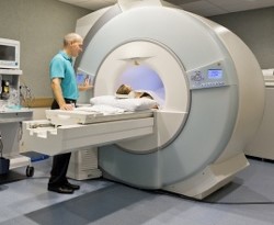 Tìm hiểu về Ung thư Tuyến giáp - Phần 2: Chẩn đoán và Đánh giá giai đoạn 5 Thyroid 4 scanner